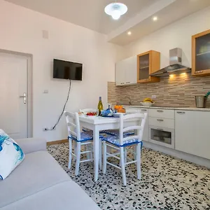 casa-vacanze-san-michele.hotelsalgherosardinia.com/